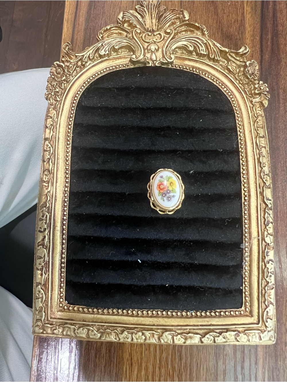 Size 5 adjustable Avon locket ring